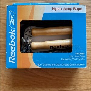 NWT Reebok Black Nylon Jump Rope with Wood Handles